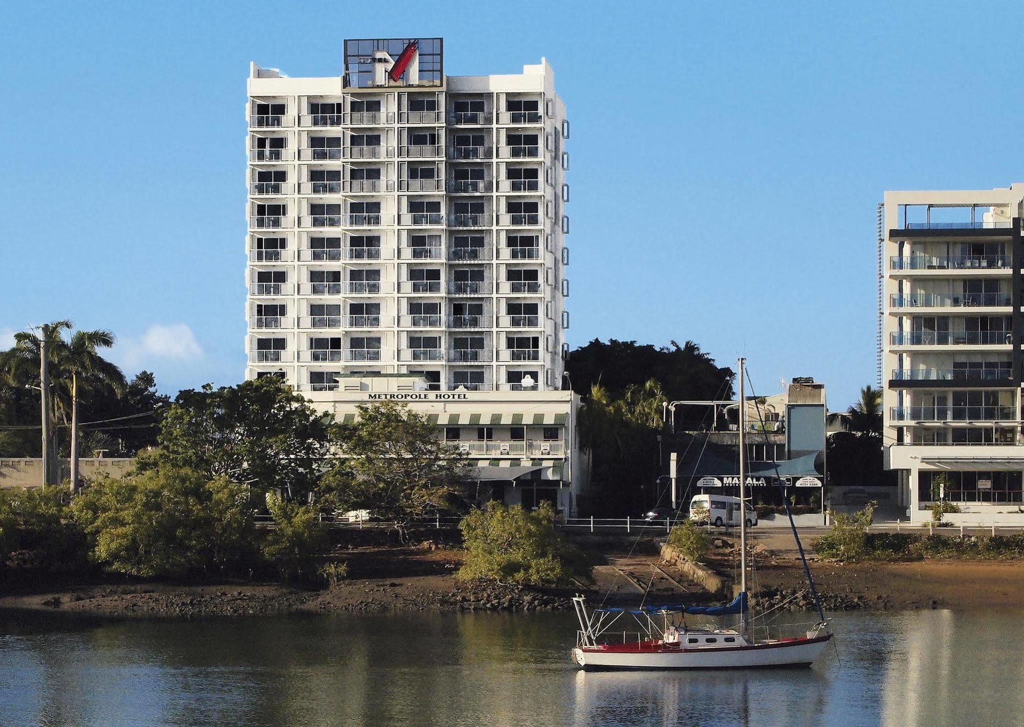 Oaks Townsville Metropole Hotel ภายนอก รูปภาพ