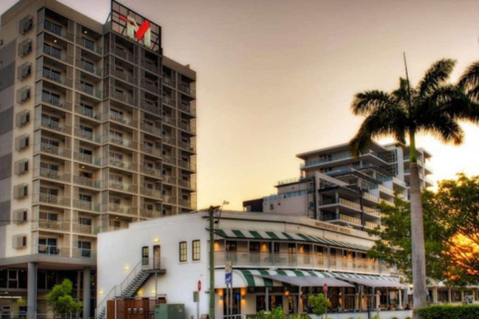Oaks Townsville Metropole Hotel ภายนอก รูปภาพ